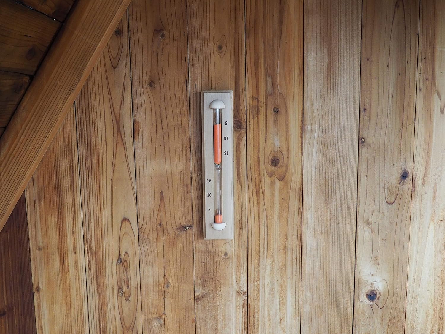 HSE Deluxe Cedar Wall-Mounted Rotating Sauna Sand Timer - 15 Minutes - Choose Your Sand Color (15 Minutes, Rust Red)